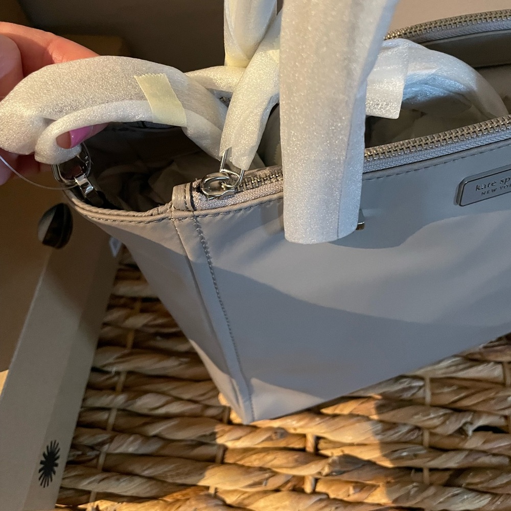 New Kate Spade Tote - Picture 2 of 5